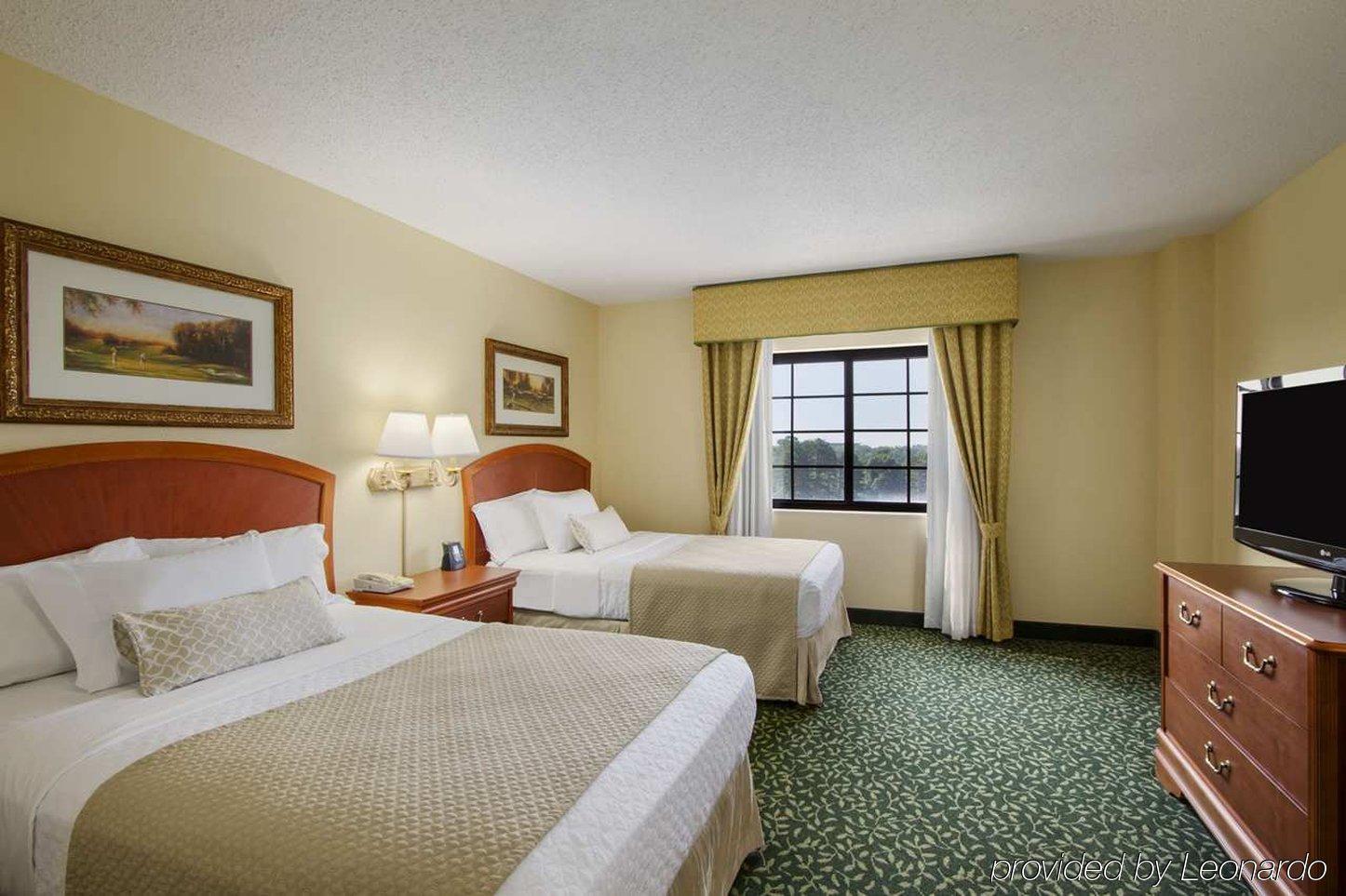 Embassy Suites Greenville Golf Resort & Conference Center Room photo